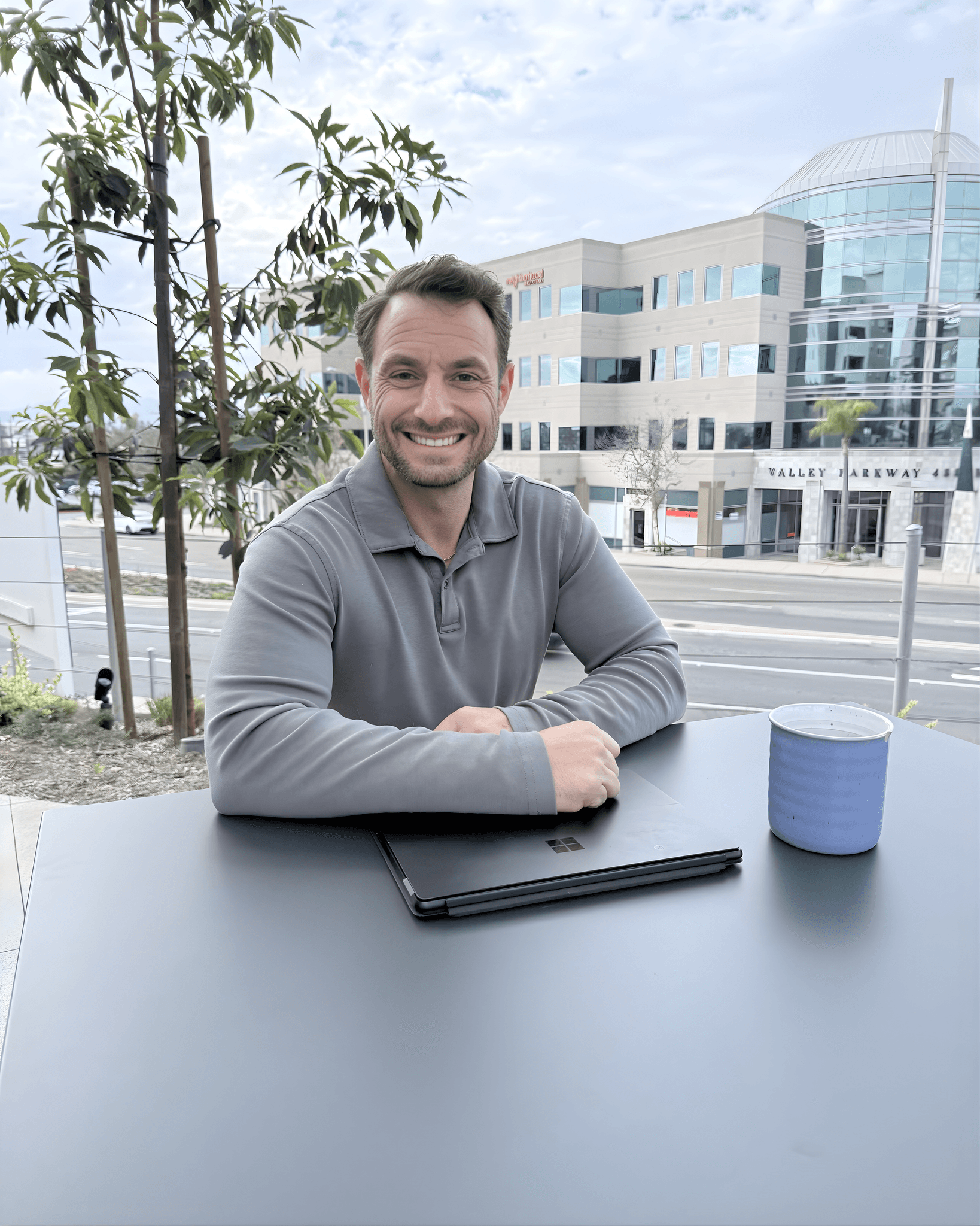 Dan Mercede Dan Mercede. Operator and systems builder. I turn AI experiments into workflows teams can actually run.